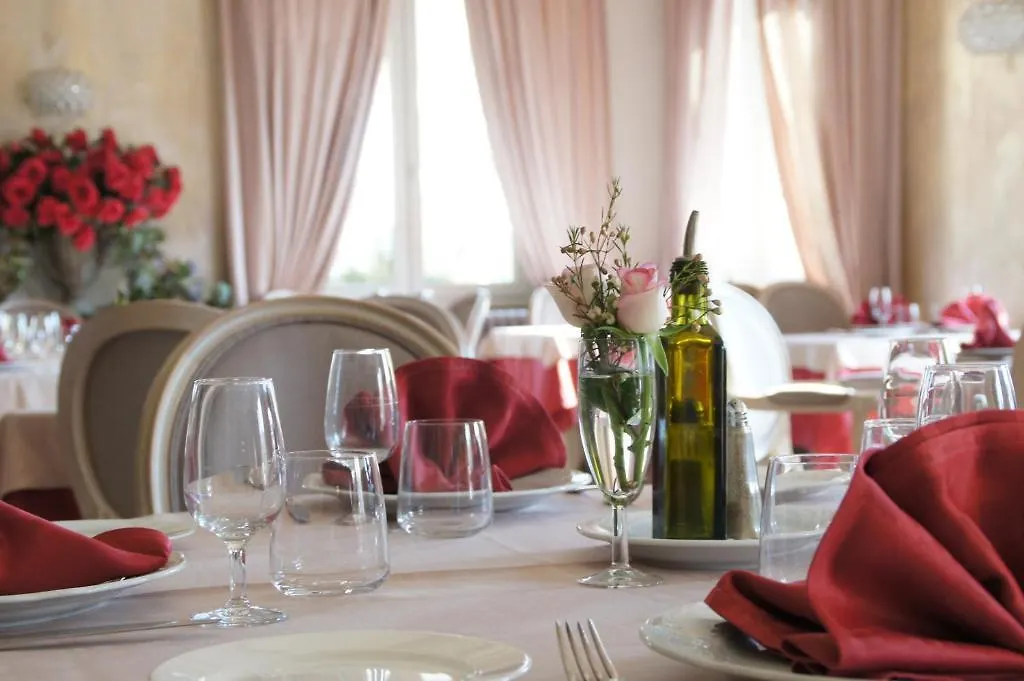 *** Hotel Auberge Bourrelly Cabries France