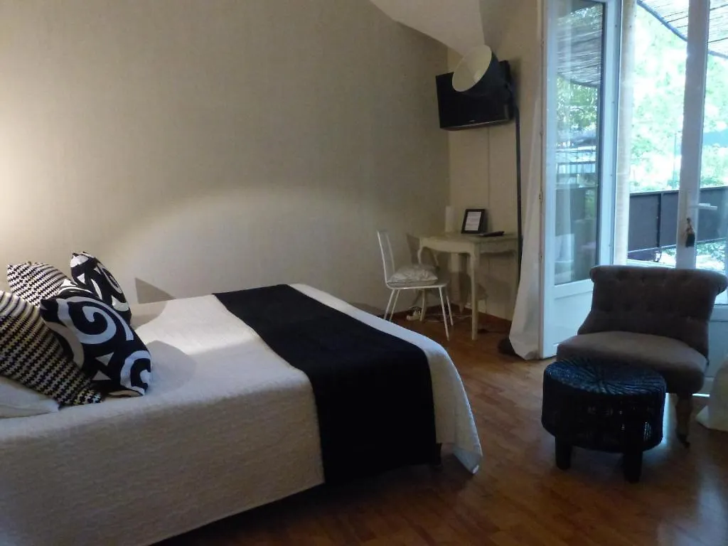 Auberge Bourrelly Cabries Hotel